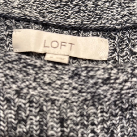 LOFT Gray Sweater with Crew Neck and Textured Fabric - Picture 2 of 4
